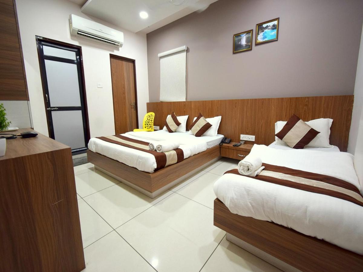 Hotel Embassy Kalol Exterior foto