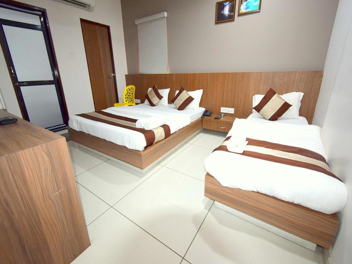 Hotel Embassy Kalol Exterior foto